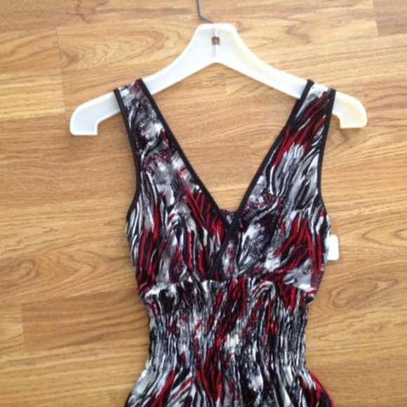 NWT RED AND BLACK DECO PRINT DRESS SUNDRESS M - Picture 3 of 5